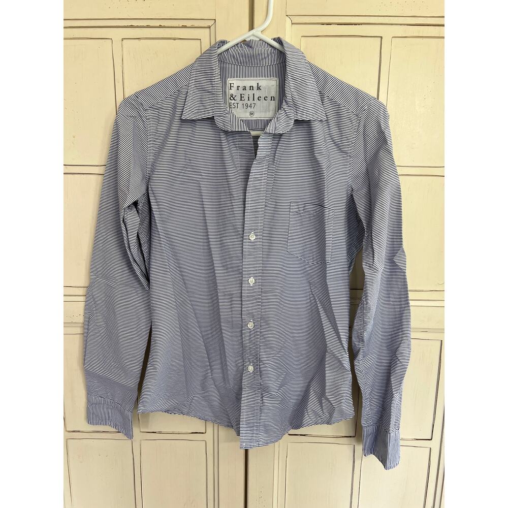 Frank & Eileen size XS blue & white striped top blouse button down